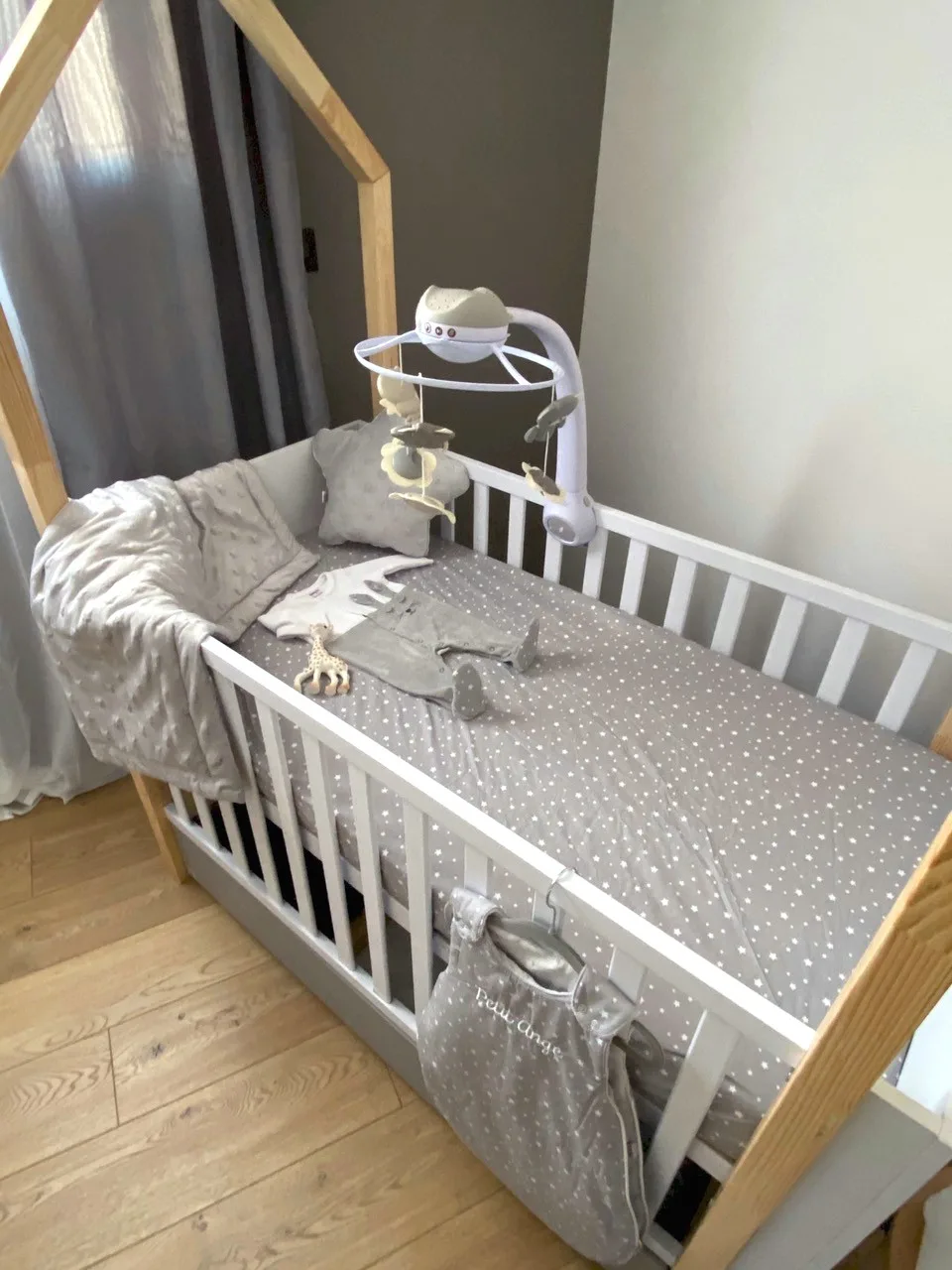 Drap housse 60 x 120 cm étoiles gris/blanc - Draps par BB&Co