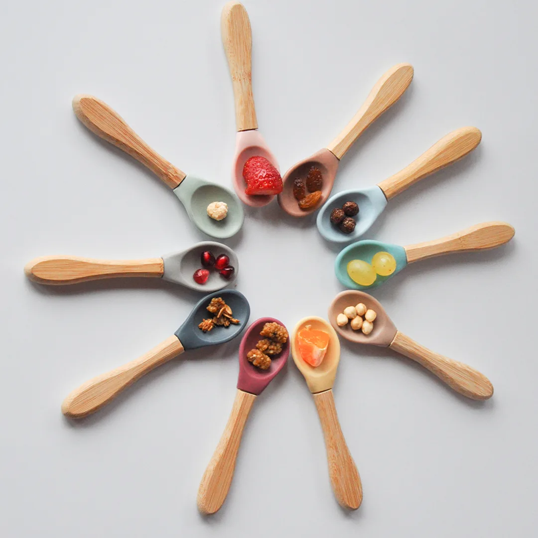 Set 2 couverts en silicone & bambou - Terracotta - Vaisselle pour bébé par Minikoioi