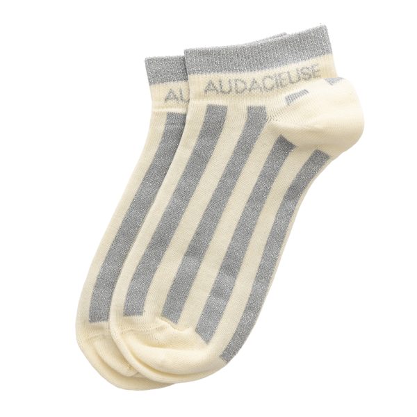 Chaussettes sneakers féminines avec mot "AUDACIEUSE"